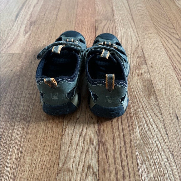 Kids Sperry Closed Sandals - Picture 4 of 7